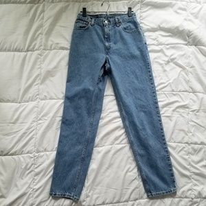 Levi's 550 Relaxed Fit Tapered Leg Mom Jeans